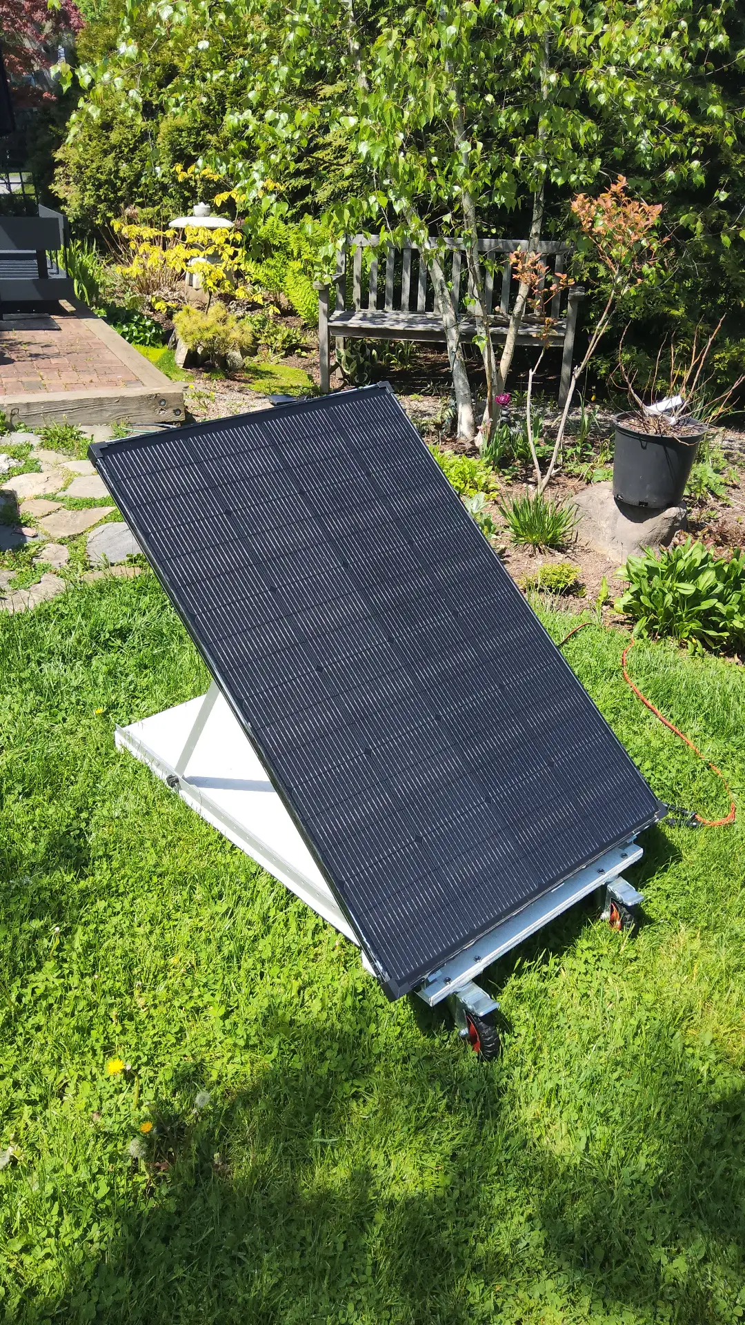 Solar charging cable plugs overheating