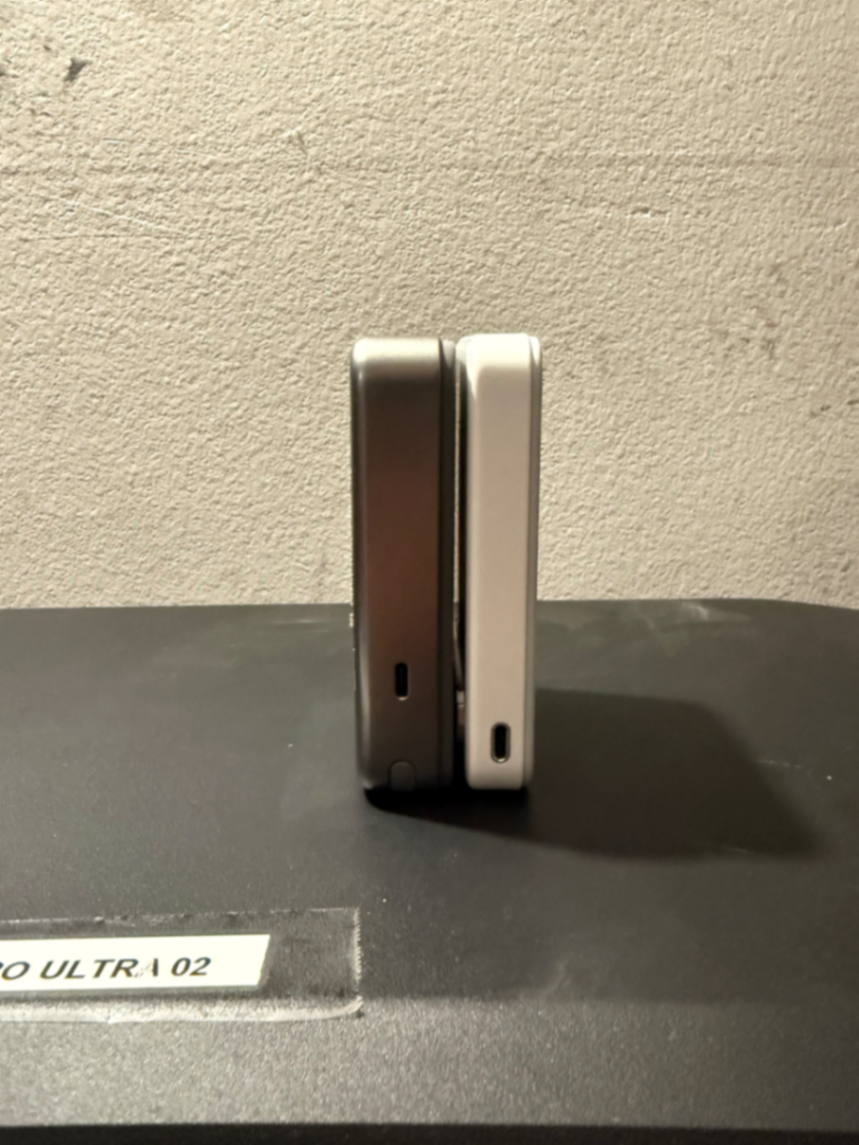 EF RAPID Mag (10,000mAh) v1 vs v2