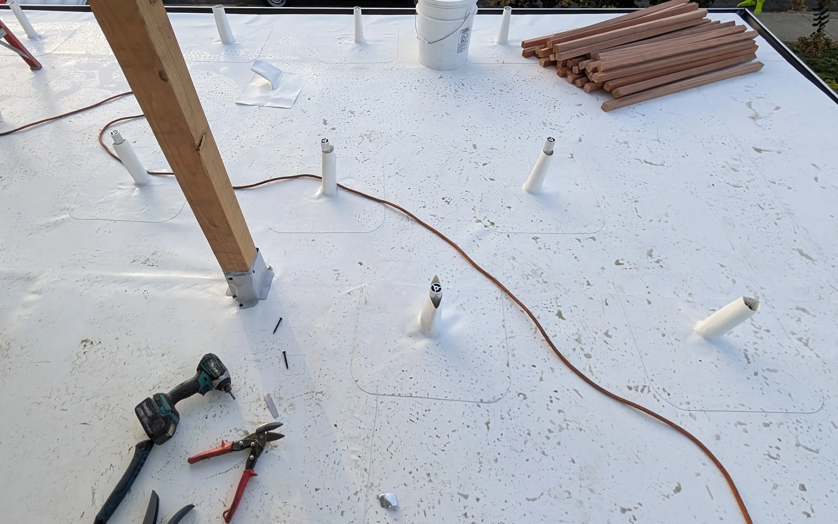 White Roof for Bifacial Solar
