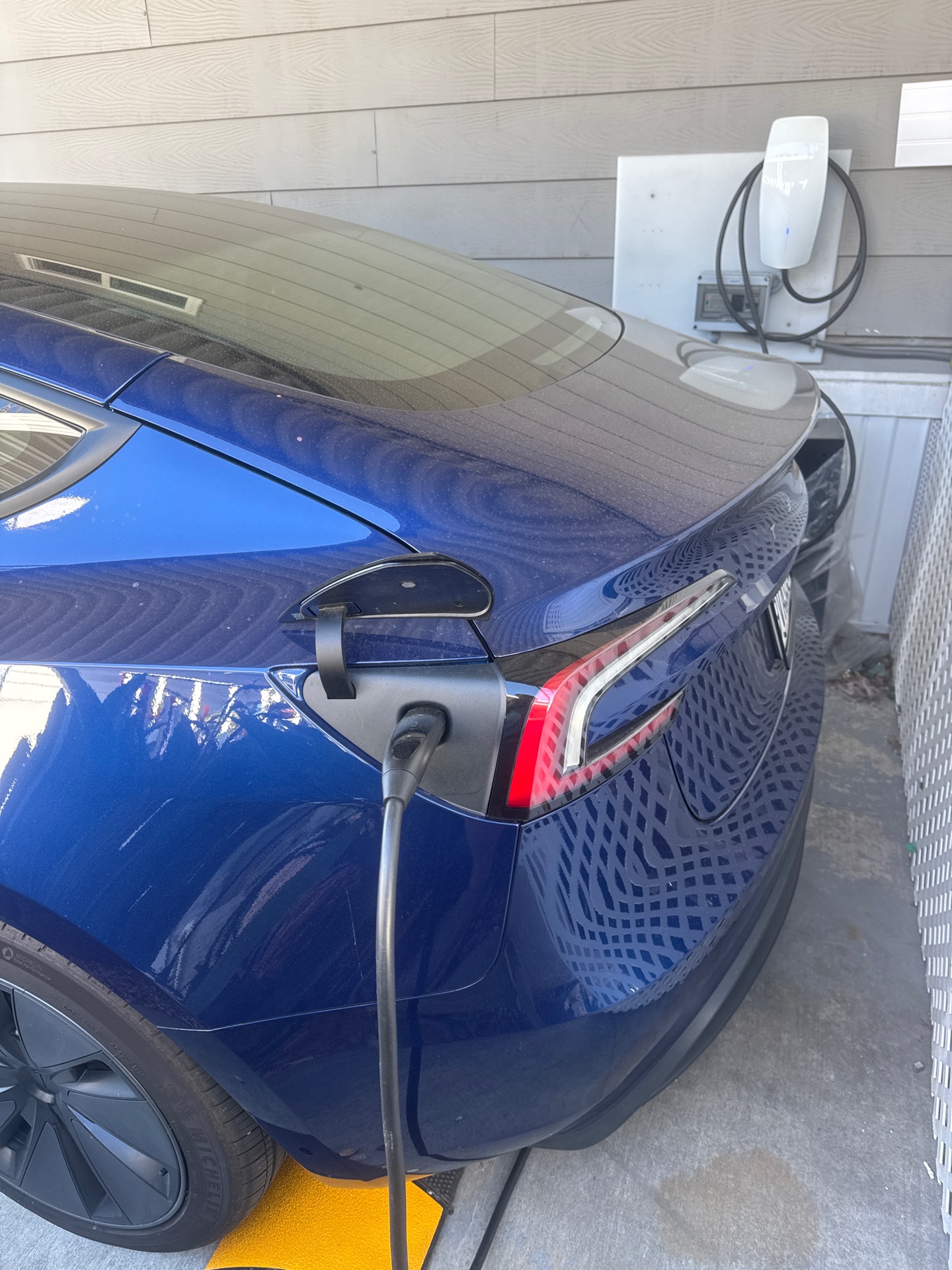 I charge my Tesla with the sun only.